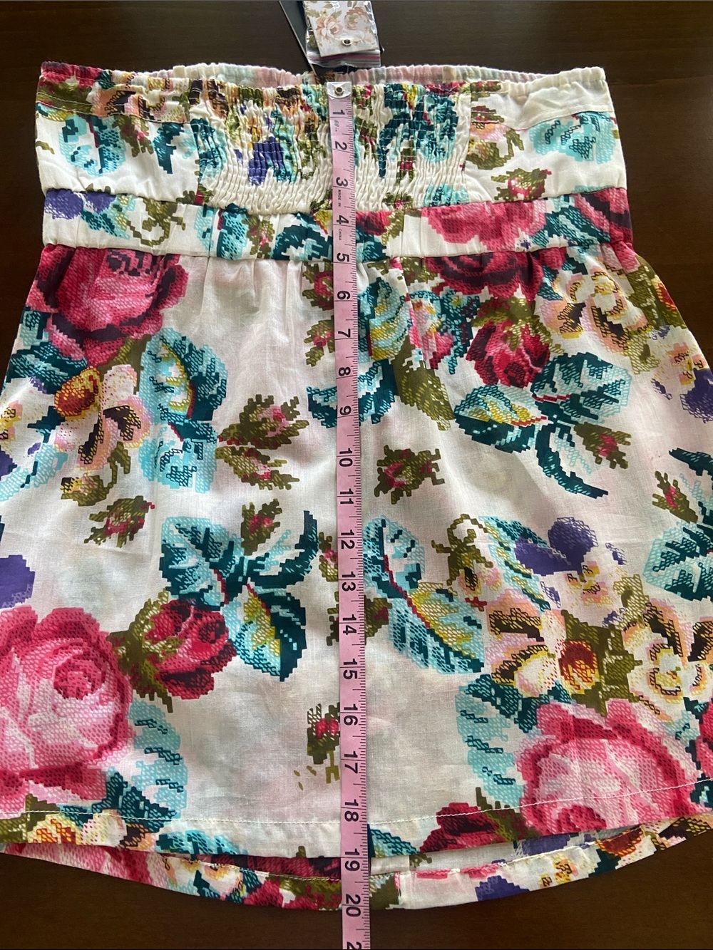 2/$20* Bold Rose Print Blouse, Removable straps, pearl snaps on front. Sz L - Picture 10 of 11